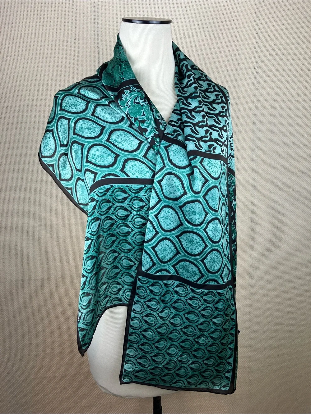 CARLISLE 100% Silk Long Scarf Shawl Green Floral Print - Picture 8 of 16